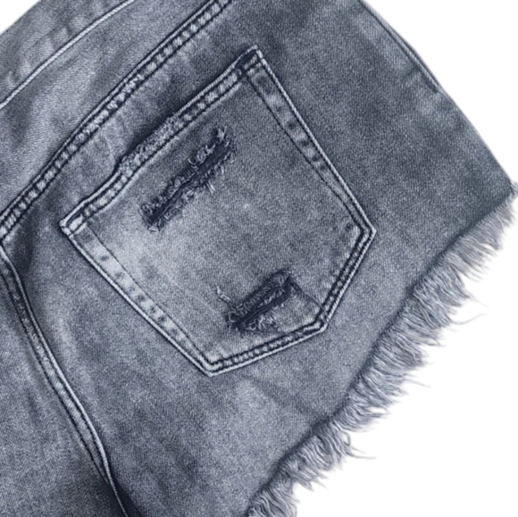 We The Free Womens Shorts Size 30 Black Wash Distressed Cut Off Button Fly. - Picture 7 of 9